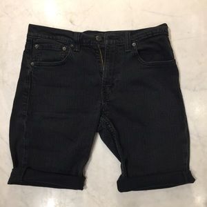 LEVI’S CUTOFF JEAN SHORTS